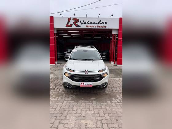 FIAT TORO 2.4 16V MULTIAIR FLEX VOLCANO AT9 FIAT TORO 2.4 16V MULTIAIR FLEX VOLCANO AT9